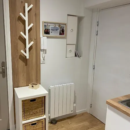Le Cocon Blanc: T2 Centre Ax Neuf Et Equipe 8 Pers Apartmán