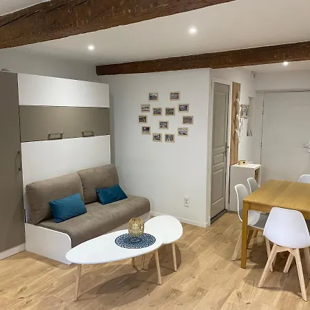 Apartment Le Cocon Blanc: T2 Centre Ax Neuf Et Equipe 8 Pers