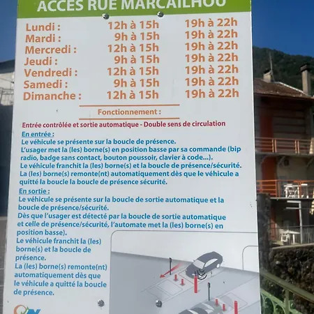 Le Cocon Blanc: T2 Centre Ax Neuf Et Equipe 8 Pers * Ax-les-Thermes